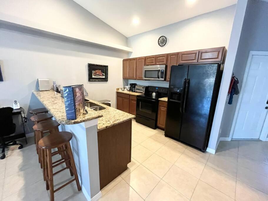 Debbie'S 3-Bedroom Apartment In A Duplex كيب كورال المظهر الخارجي الصورة