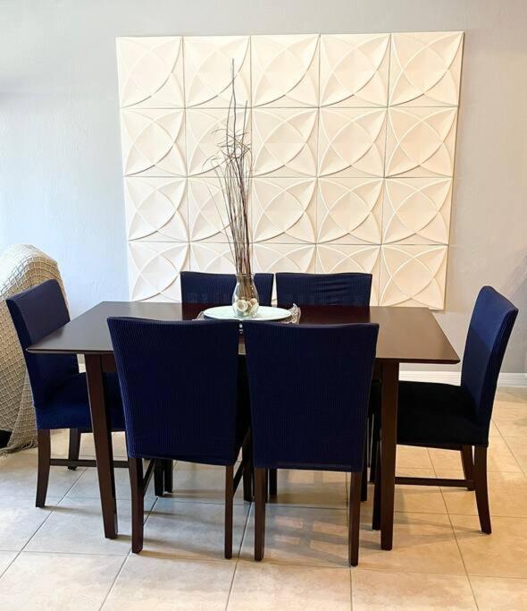 Debbie'S 3-Bedroom Apartment In A Duplex كيب كورال المظهر الخارجي الصورة