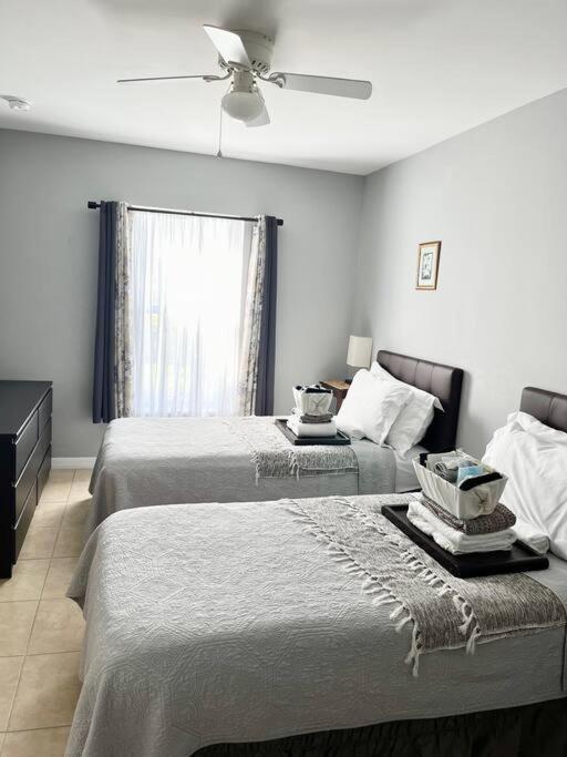 Debbie'S 3-Bedroom Apartment In A Duplex كيب كورال المظهر الخارجي الصورة